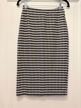 American Apparel Black & White Houndstooth Pencil Skirt